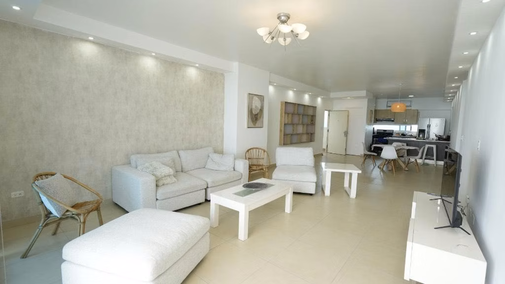 EN VENTA | AMPLIO APARTAMENTO | VISTA AL MAR - foto 1