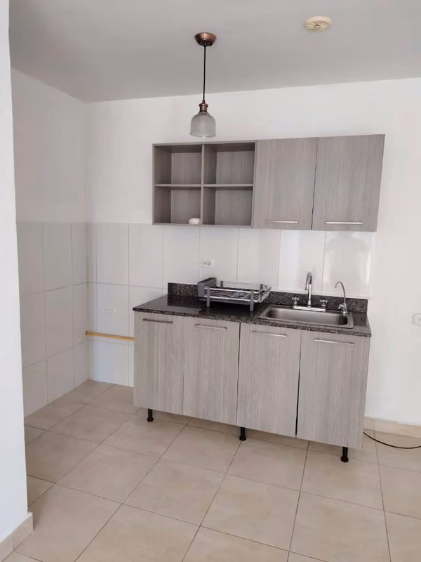Alquilo apartamento vacío en Don Bosco - foto 1