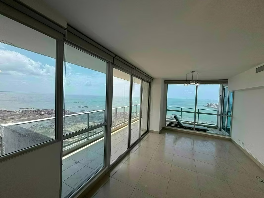Alquiler P.H. Oceanaire 1Rec Línea Blanca Vista al Mar $1,800 - photo 1