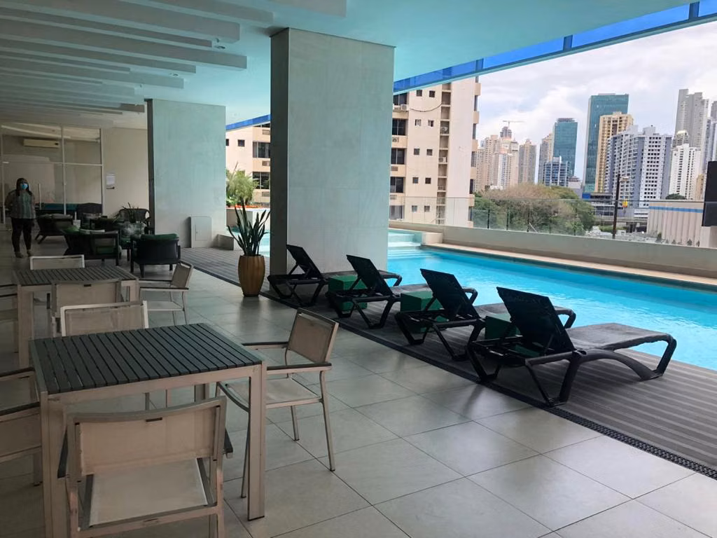 VENDO APTO MARBELLA 3 RECAMARAS AMOBLADO 199m2 - foto 1