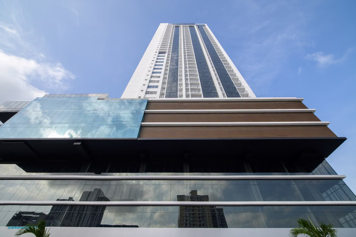 ALQUILER APARTAMENTO CON OPCIÓN A COMPRA EN VIA ESPAÑA | PH RISE PARK SQUARE (OF) - photo 1
