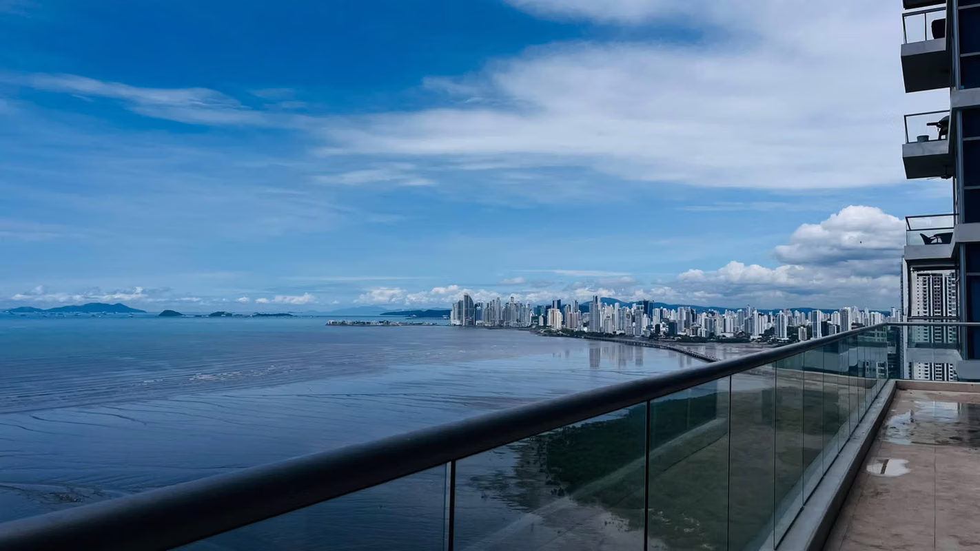 Venta Ten Tower | 453 m² Frente al Mar con Terraza y Vistas Espectaculares en Costa del Este - photo 1