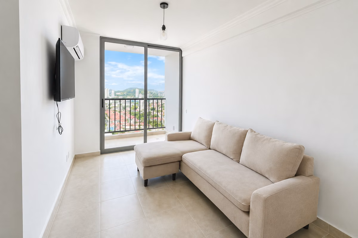 Apartamento en 12 de Octubre I amoblado I 2 Rec I con balcón y cerca del metro - foto 1