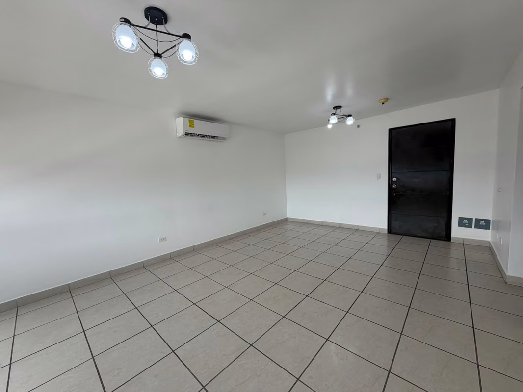 Alquiler de apartamento en Parque Lefevre - foto 1