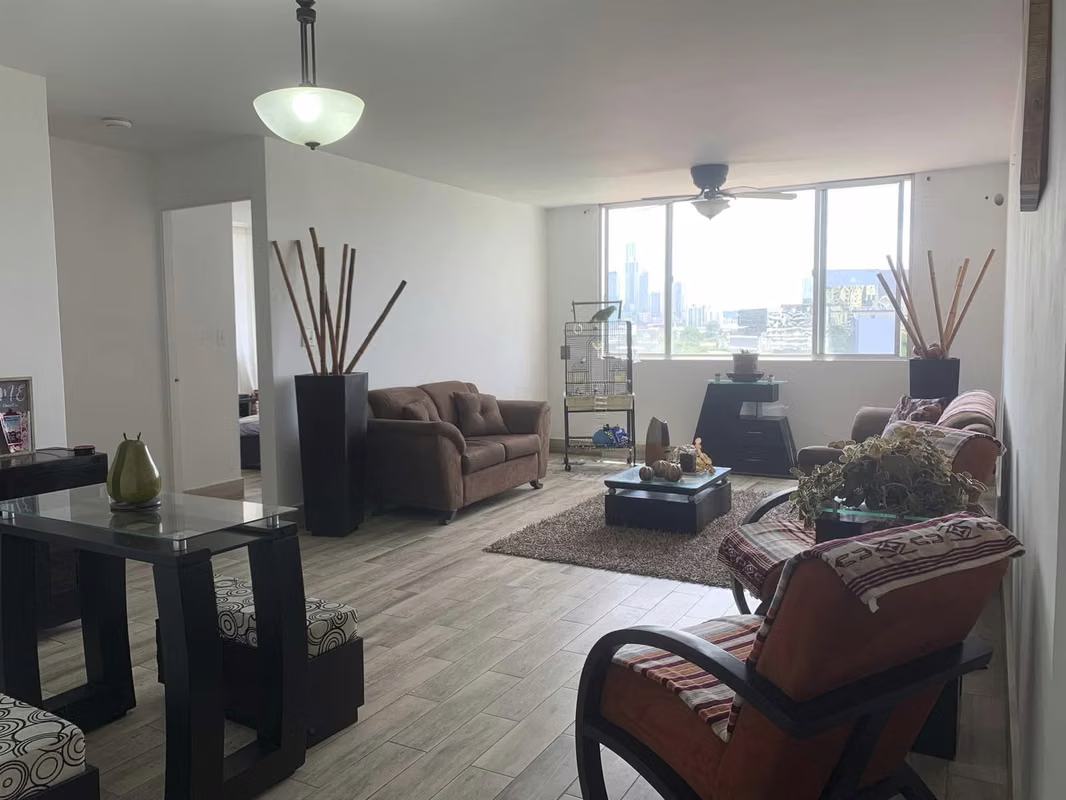 Alquilo apartamente en Vía España - foto 1