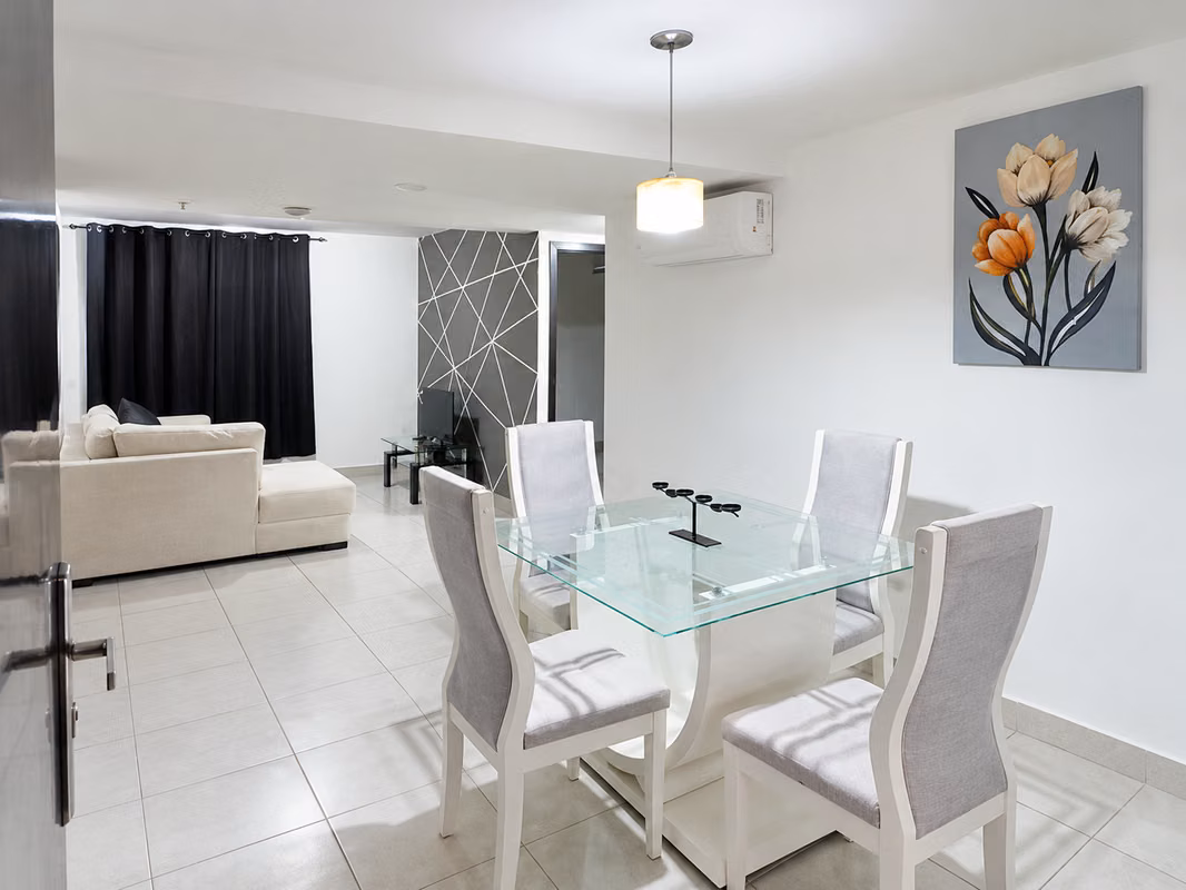 Apartamento en Via España I amoblado I 2 Rec I excelente iluminacion y ubicacion - foto 1