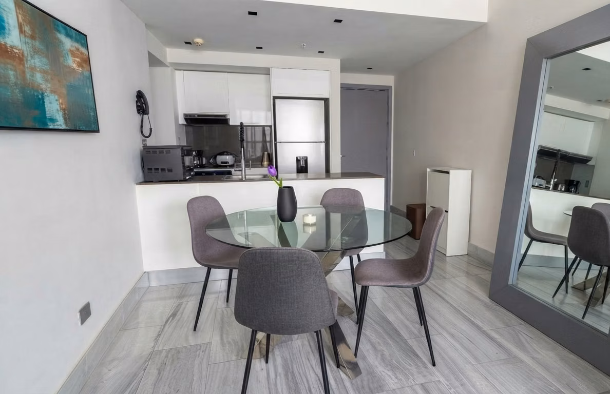 Apartamento en Bella Vista I con balcón y vista espectacular - foto 1