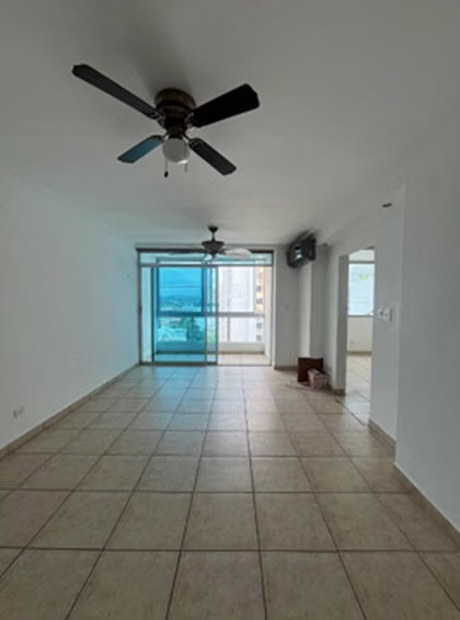 Apartamento en Carrasquilla de 86m2 con balcón y 3 recámaras - foto 1