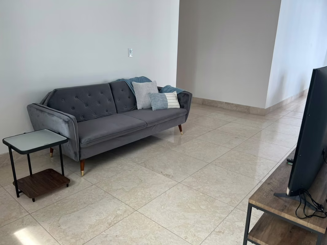 Apartamento en Punta Paitilla I amoblado I 2 Rec I con balcón y vista al mar - photo 1