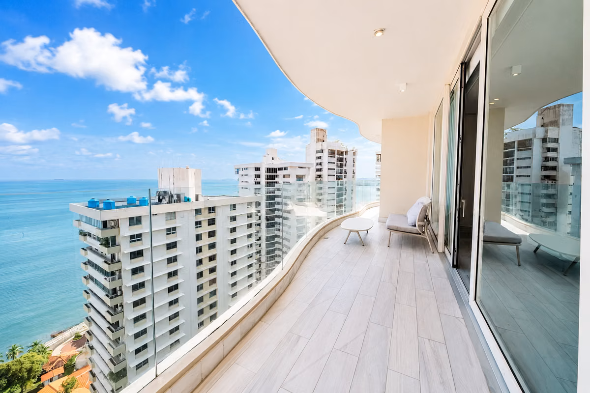 ! Apartamento en Punta Paitilla I amoblado I 3 Rec I con terraza y vista al mar - foto 1