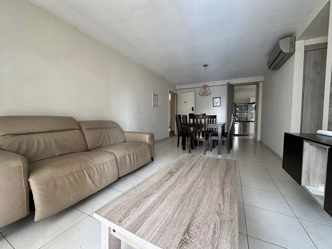 GANGA, SE ALQUILA APARTAMENTO AMOBLADO EN PH TORRES  VERSALLES II - foto 1