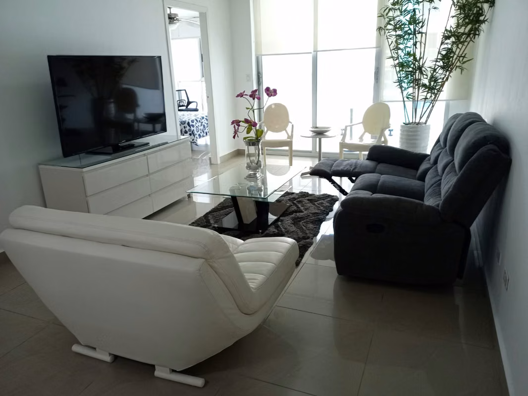 ALQUILER BELLO APARTAMENTO AMOBLADO EN PH BELLE VIEW – BELLA VISTA / AVENIDA BALBOA/ BEAUTIFUL FURNISHED APARTMENT IN PH - foto 1