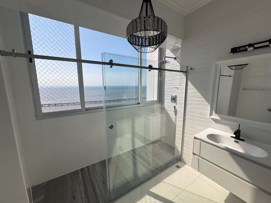 Alquiler de Espectacular Apartamento Remodelado con Vista al Mar en PH Náutica Tower – Coco del Mar - foto 1