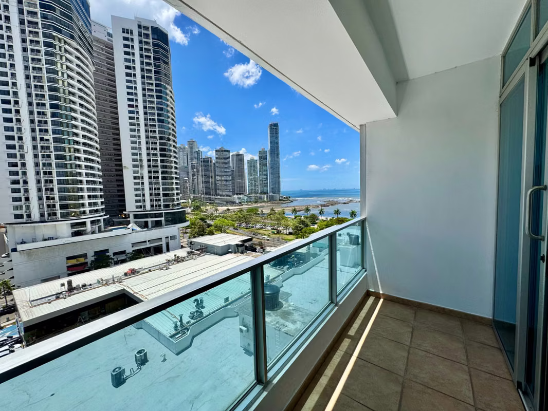 100 m² · 1 habitación · Bayfront Tower · Avenida Balboa · Dos apartamentos disponibles - photo 1