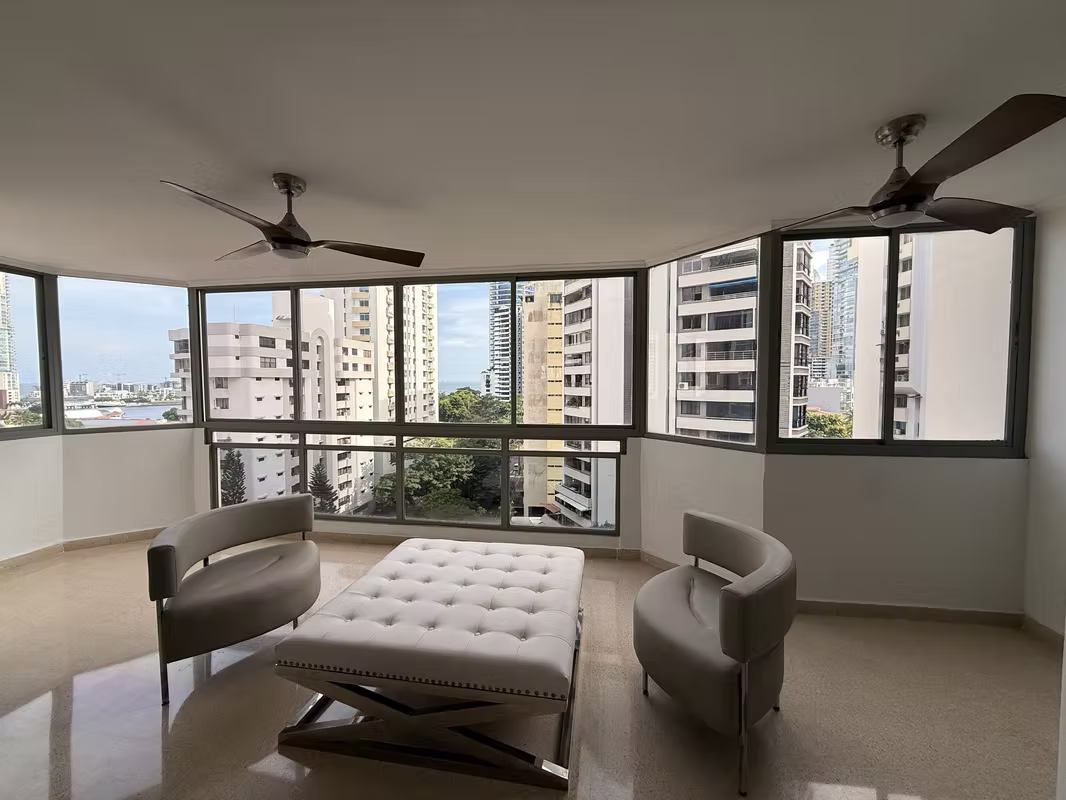 Se Alquila Apto Amueblado y Remodelado en Paitilla - foto 1