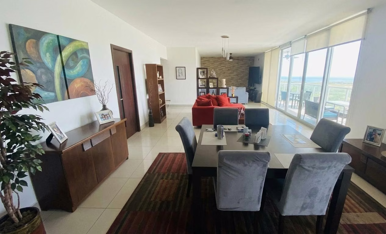 Apartamento en Costa del Este I con balcon y excelente distribución - foto 1