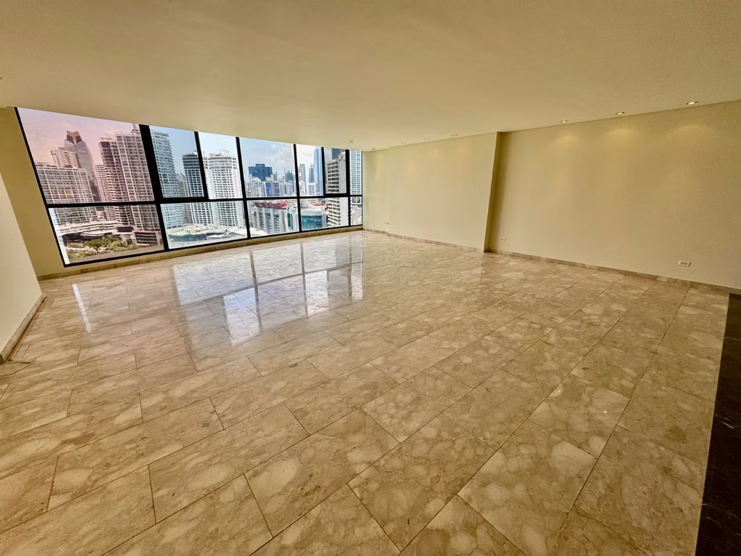 352 m² · 3 Habitaciones, Cada Una con Baño y Walk-in Closet · Vista al Mar · Paitilla - foto 1