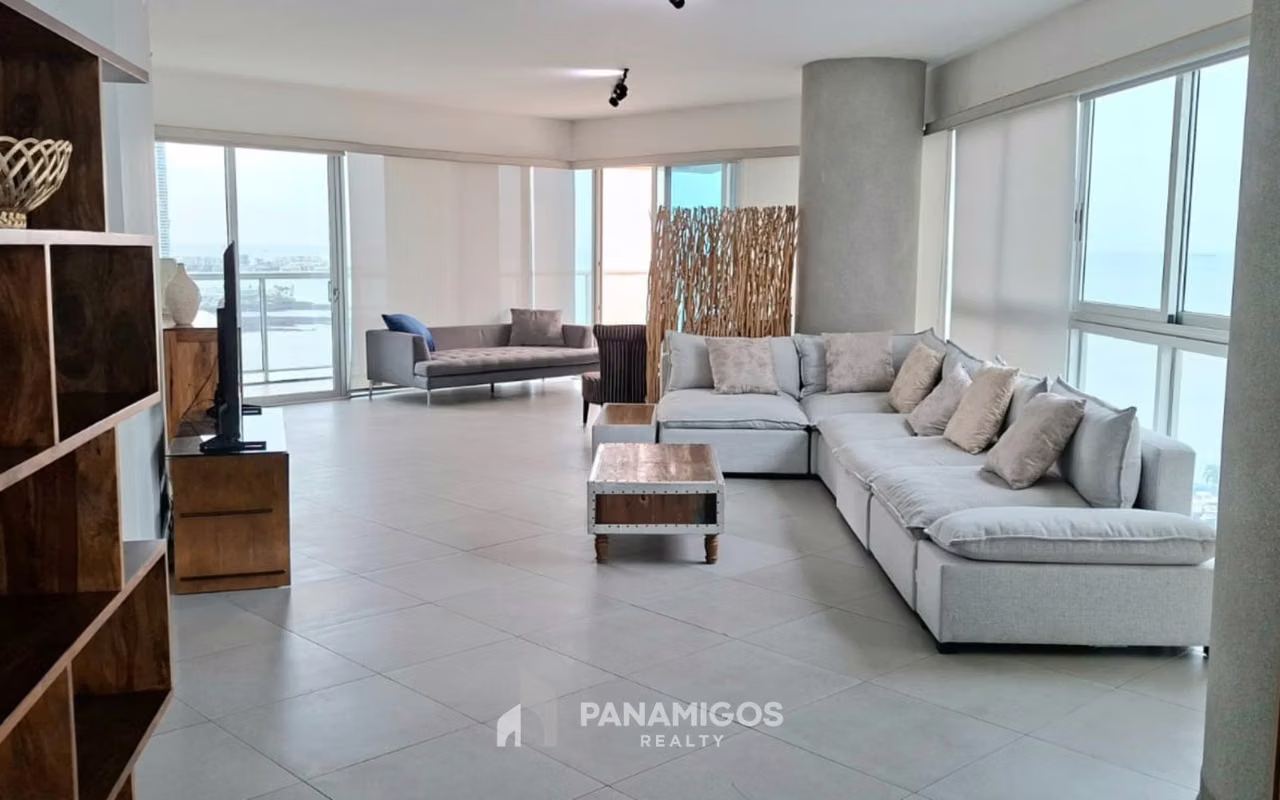 Renta Apartamento de 2 habitaciones en Avenida Balboa - photo 1