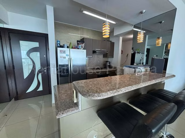Alquiler de Apartamento en Costa del Este, PH Top Tower 27LGG2075 - foto 1