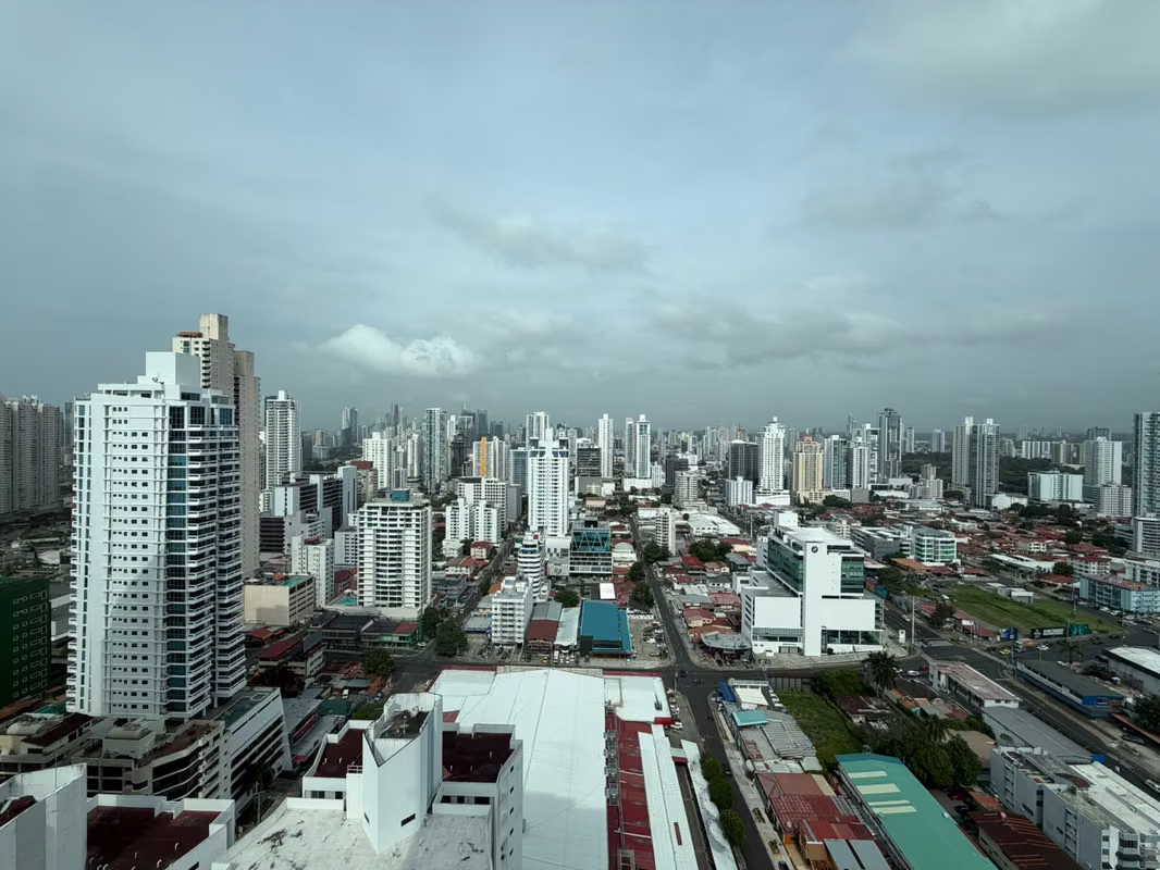 ALQUILER DE APARTAMENTO EN PH MOON TOWER - photo 1
