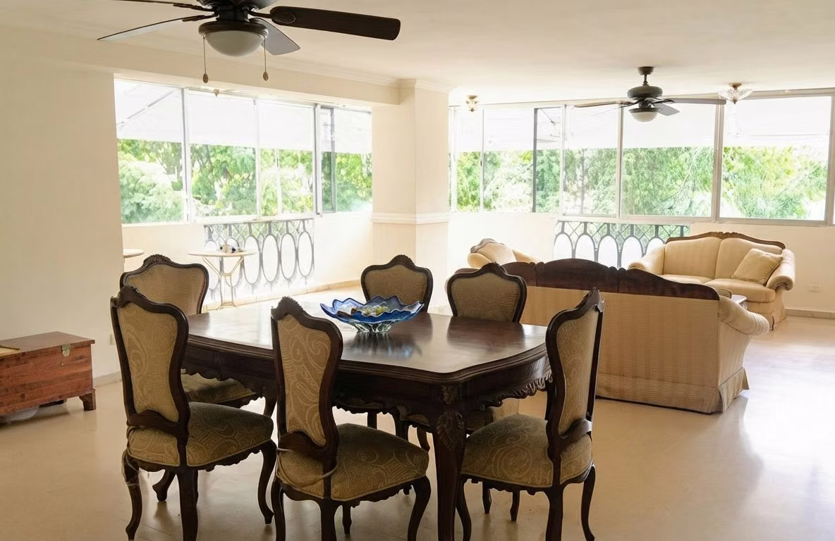 Apartamento en El Carmen | con amplios espacios y ubicación privilegiada - photo 1