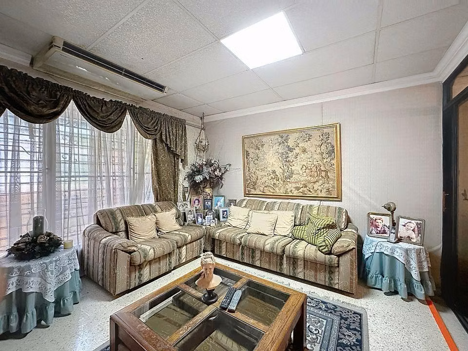 Venta de casa en Los Crisantemos, San Francisco - foto 1