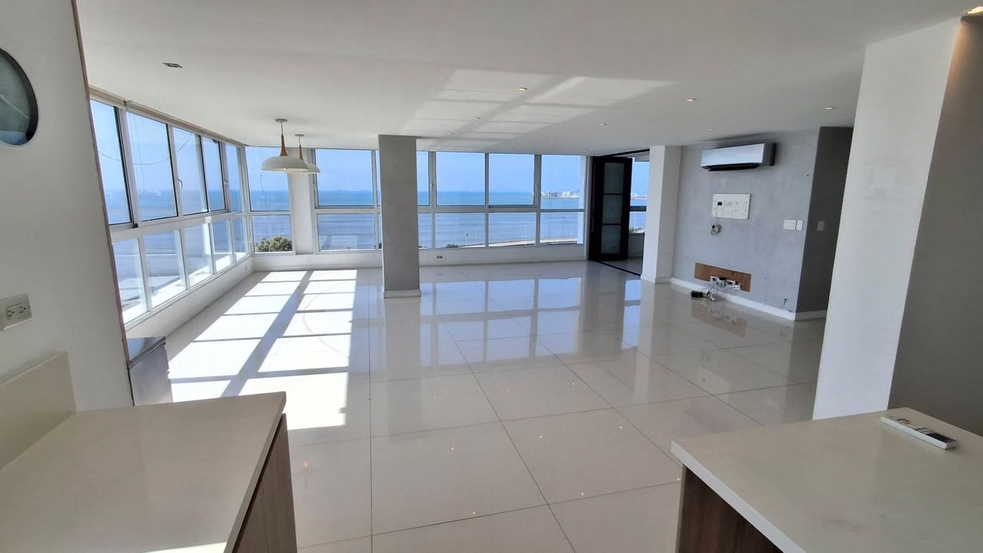 Sobre las Rocas. 416mts 3r 3b den remodelado $560,000.00NEG - photo 1