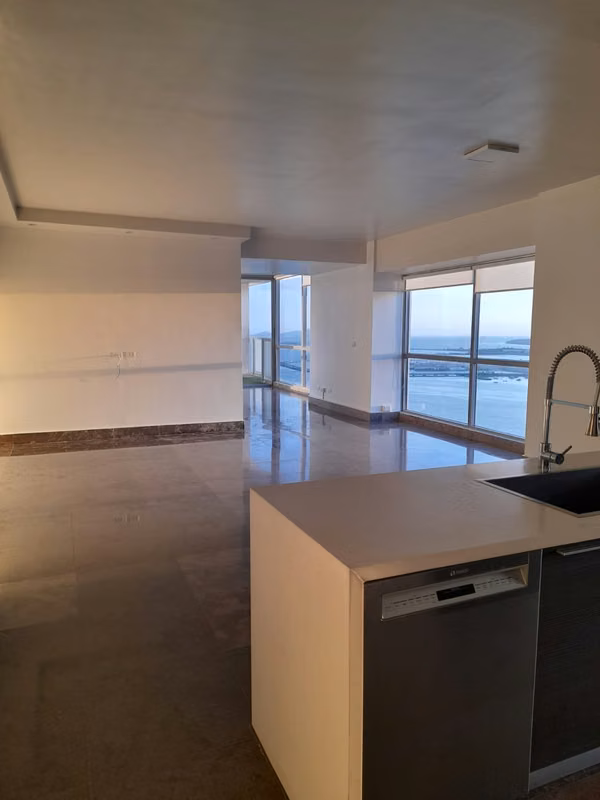 Yoo. 180mts 2r 2b 2est 1dep $595,000.00 Yoo Avenida Balboa Areas sociales Seguridad Restaurantes 180mts Frente al mar/ v - foto 1