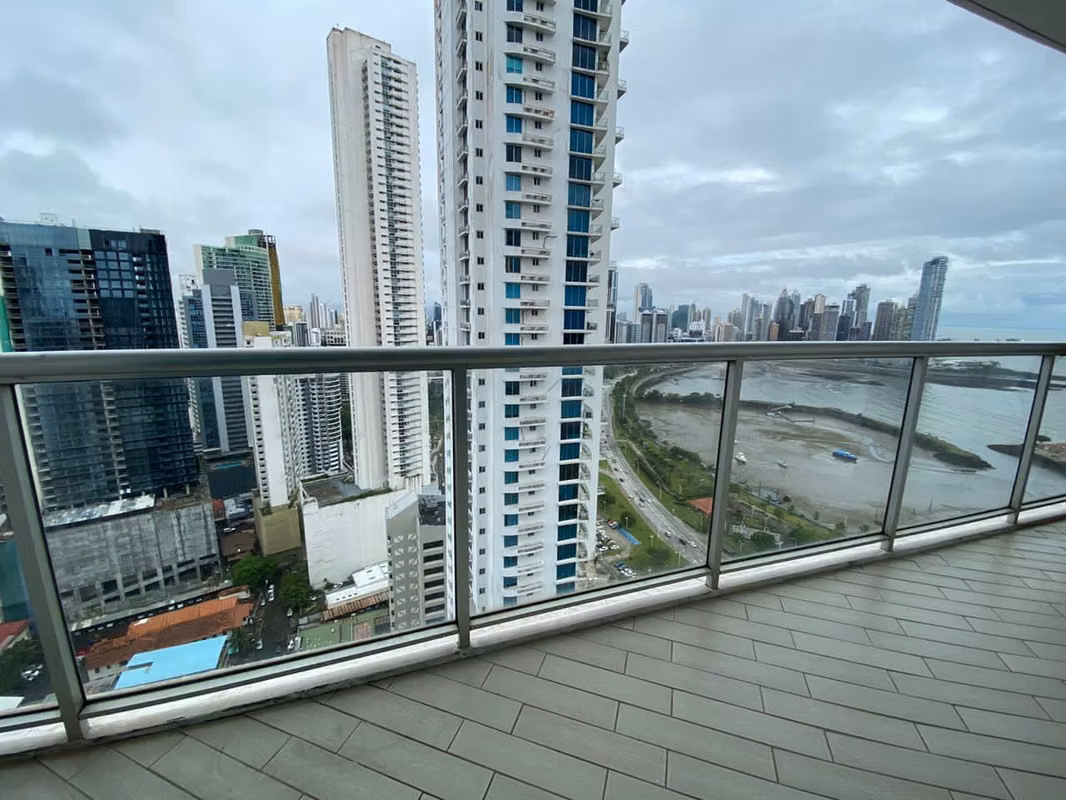 Venta de Apartamento en Avenida Balboa, PH Yacht Club - foto 1