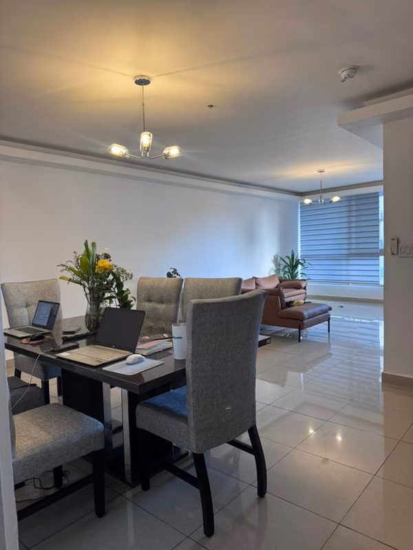 Se vende apartamento en Via Israel, con vista al mar - foto 1