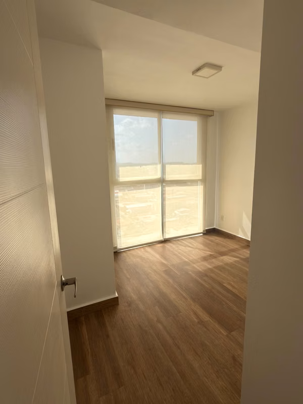 Se alquila apartamento de 3 recámaras en via españa - photo 1