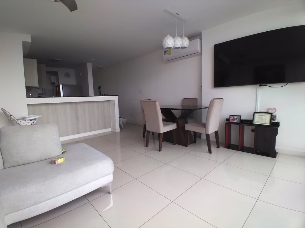 Alquiler Apartamento de lujo de 3Rec 2Baños Tumba muerto. VL. - photo 1