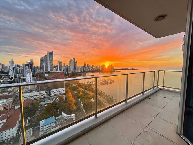 PH Destiny en Santa Ana