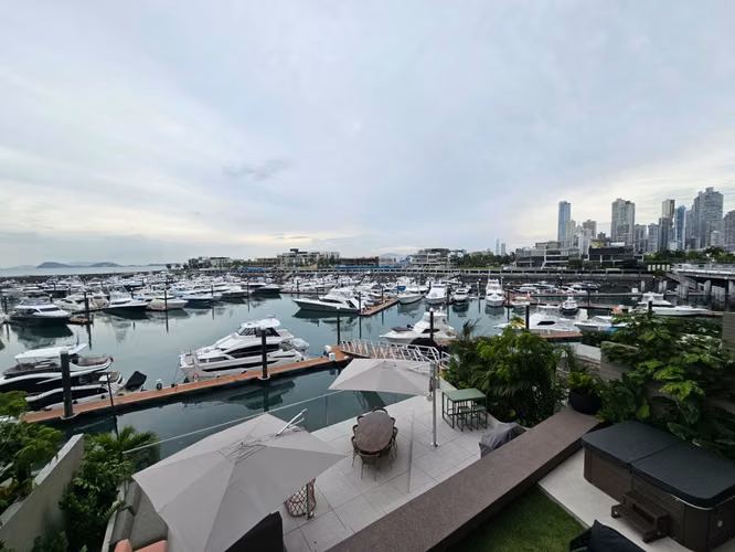 Venta de apartamento de lujo con vista directa a la marina en Ocean Reef Islands - foto 1