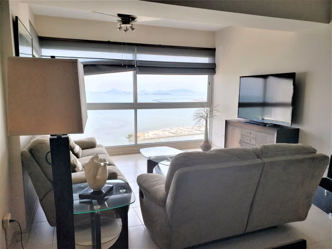 Vendo Frente Al Mar!!!   1 Recamara. Amoblado. Avenida Balboa - foto 1