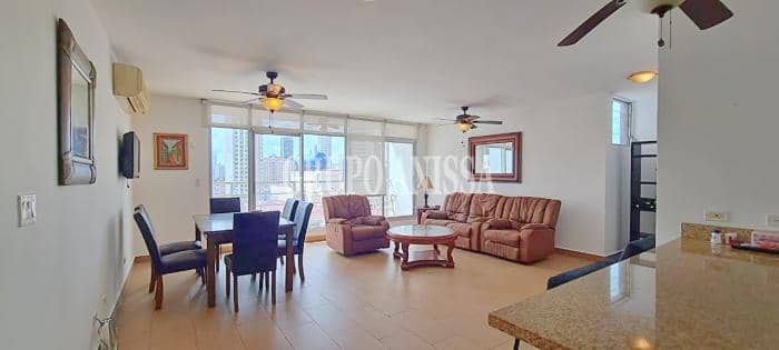 Se alquila apartamento en via argentina - foto 1