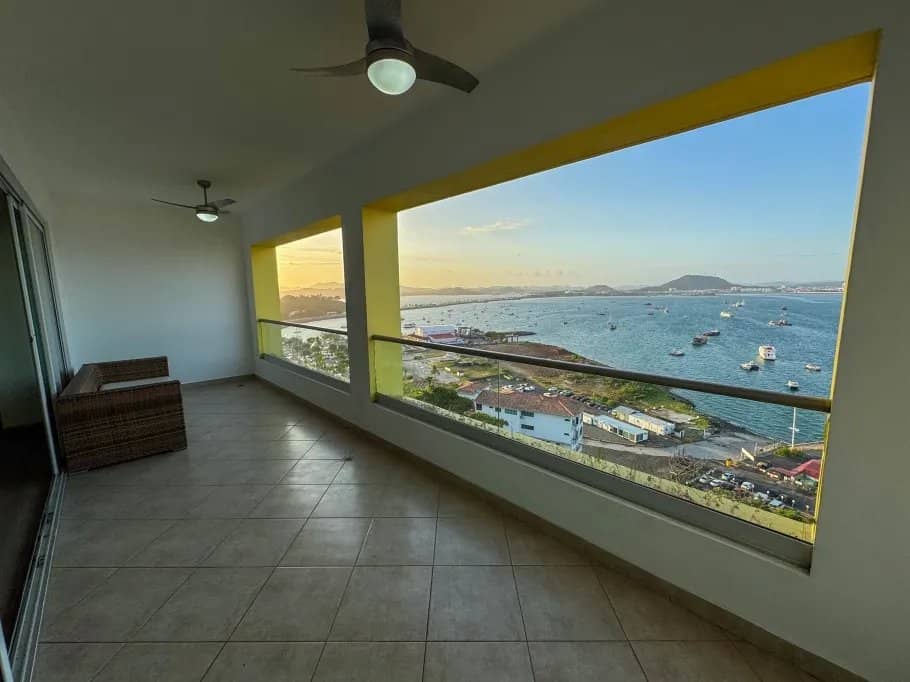 Venta de apartamento en Causeway de Amador, Isla Perico, PH Brisas de Amador - foto 1