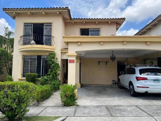 Venta de casa vacía en paseo dorado, ancón - foto 1