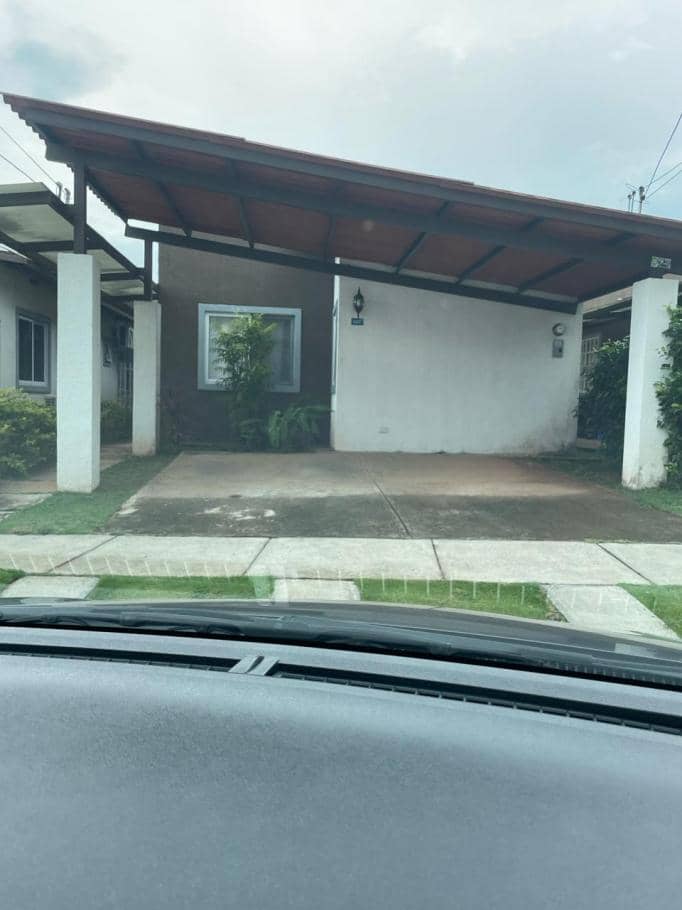 Venta de amplia casa en arraiján - foto 1