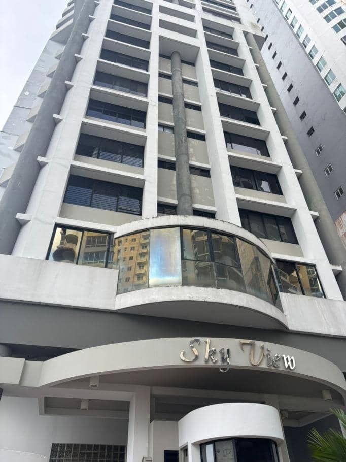 Se vende hermoso apartamento en p.h. sky view - foto 1