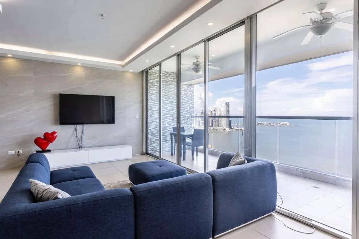 Venta de apartamento amoblado en PH Rivage Tower - foto 1