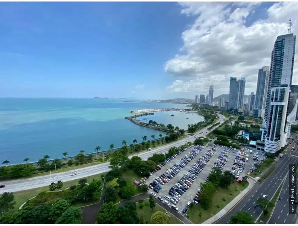 Venta de Apartamento en PH Condesa del Mar, Avenida Balboa, Panamá. - photo 1