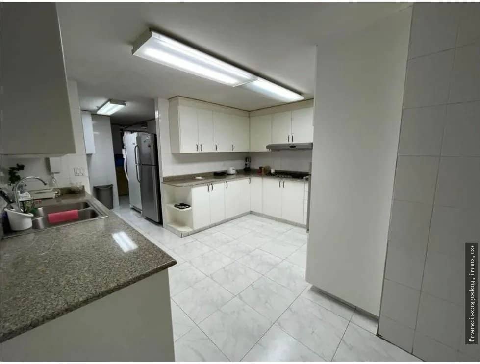 Venta de Apartamento en Edificio La Fiesta, Obarrio - foto 1