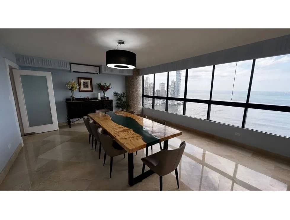 Venta de apartamento en PH Condesa del Mar, Av. Balboa - foto 1