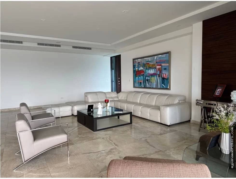 Venta o Alquiler de Apartamento Amoblado en Punta Pacífica, Panamá - photo 1