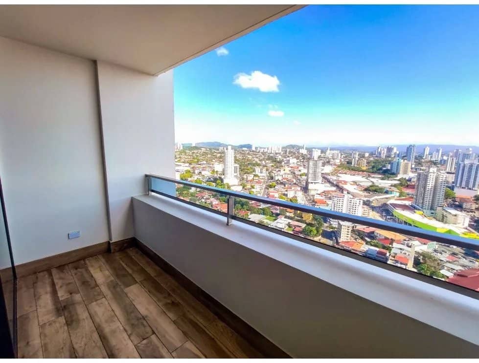 Venta de apartamento en PH Carreras, El Carmen - foto 1