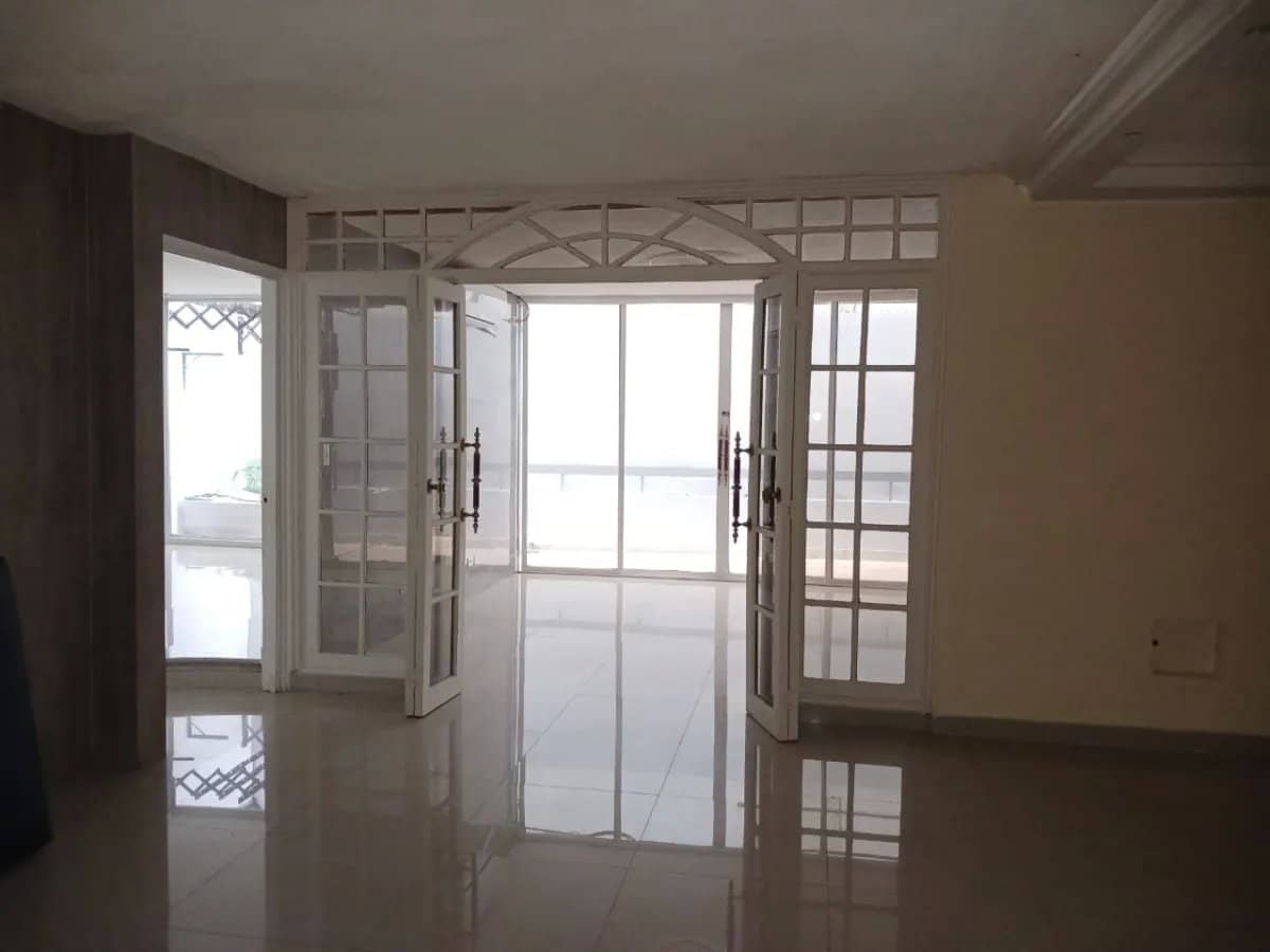 SE VENDE APARTAMENTO EN AVENIDA BALBOA - foto 1