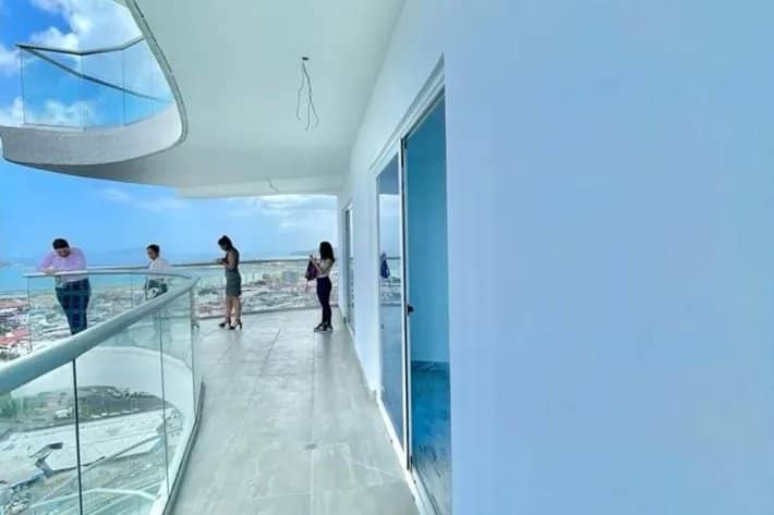 Se vende apartamento en Avenida Balboa, Panamá - photo 1