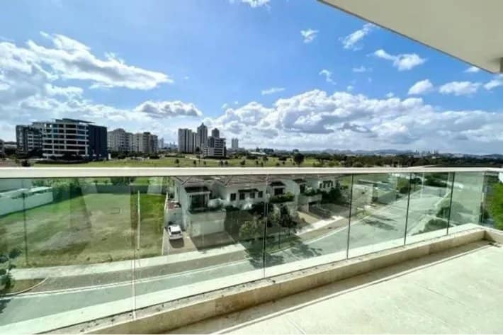 Venta de apartamento en Santa María Golf Country Club - foto 1