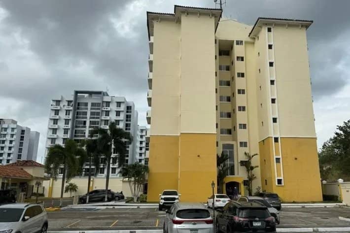 Venta de apartamento en PH Mc Gregor Valley, Condado del Rey - photo 1